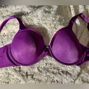 Vanity Fair, underwire support, full figure bra, satin accents. 36D. Wild berry.